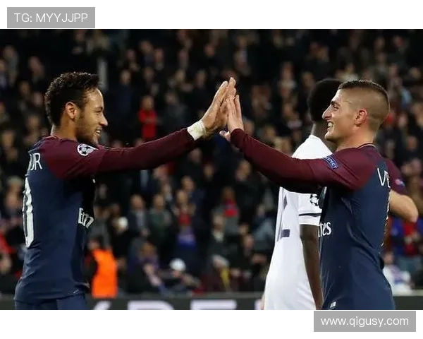 维拉蒂与内马尔在场上默契重现,助力球队争创新高峰表现稳健 维拉蒂与内马尔在场上默契重现,助力球队争创新高峰表现稳健