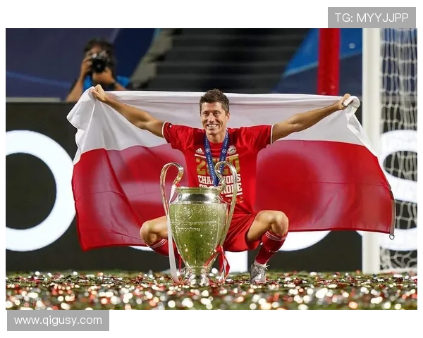 莱万多夫斯基转会拜仁解析：从挑战者到统治者的转折关键