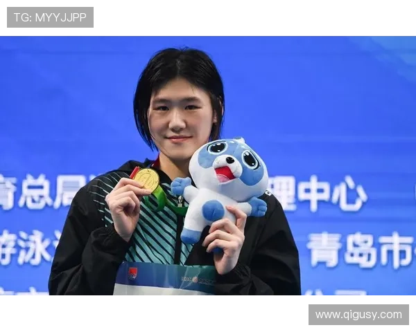 叶诗文家的冰箱里塞满了蛋白粉，连饮料都是按秒喝的